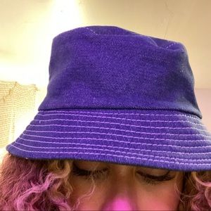 Bucket hat in blue denim